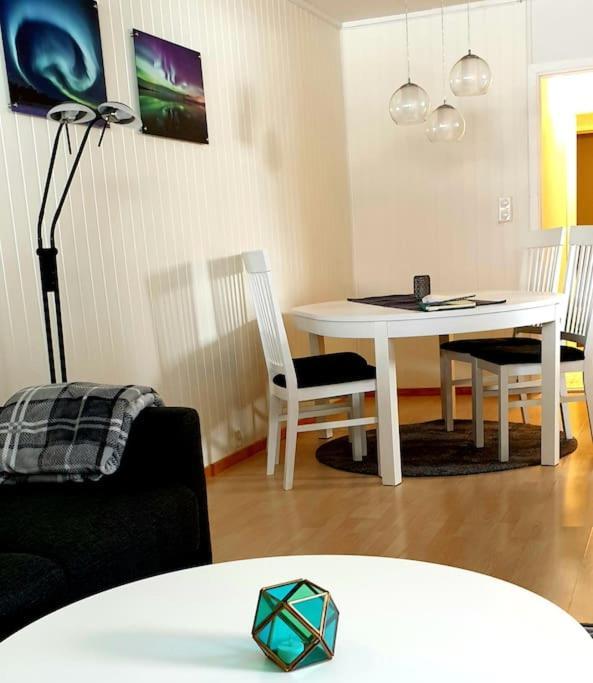 Spacious Apartment On Kvaloya Kvaloysletta Bagian luar foto